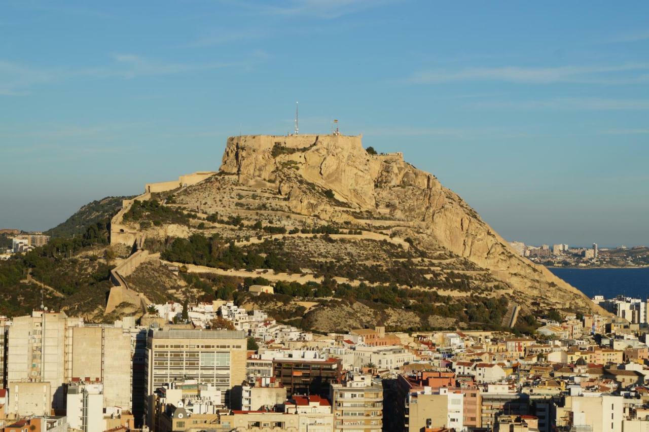 Charming Downtown Skyscrapper Apartman Alicante Kültér fotó