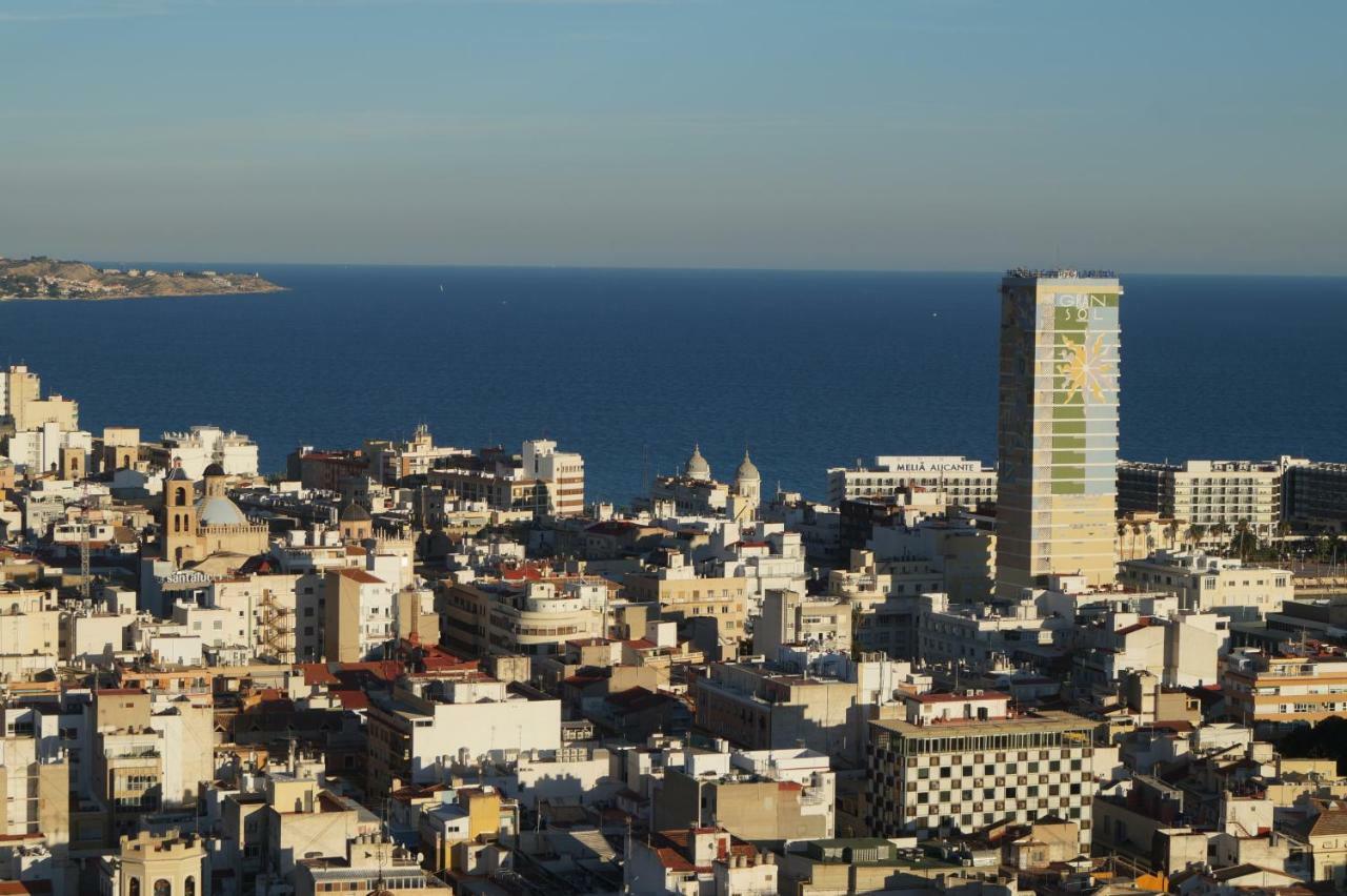 Charming Downtown Skyscrapper Apartman Alicante Kültér fotó
